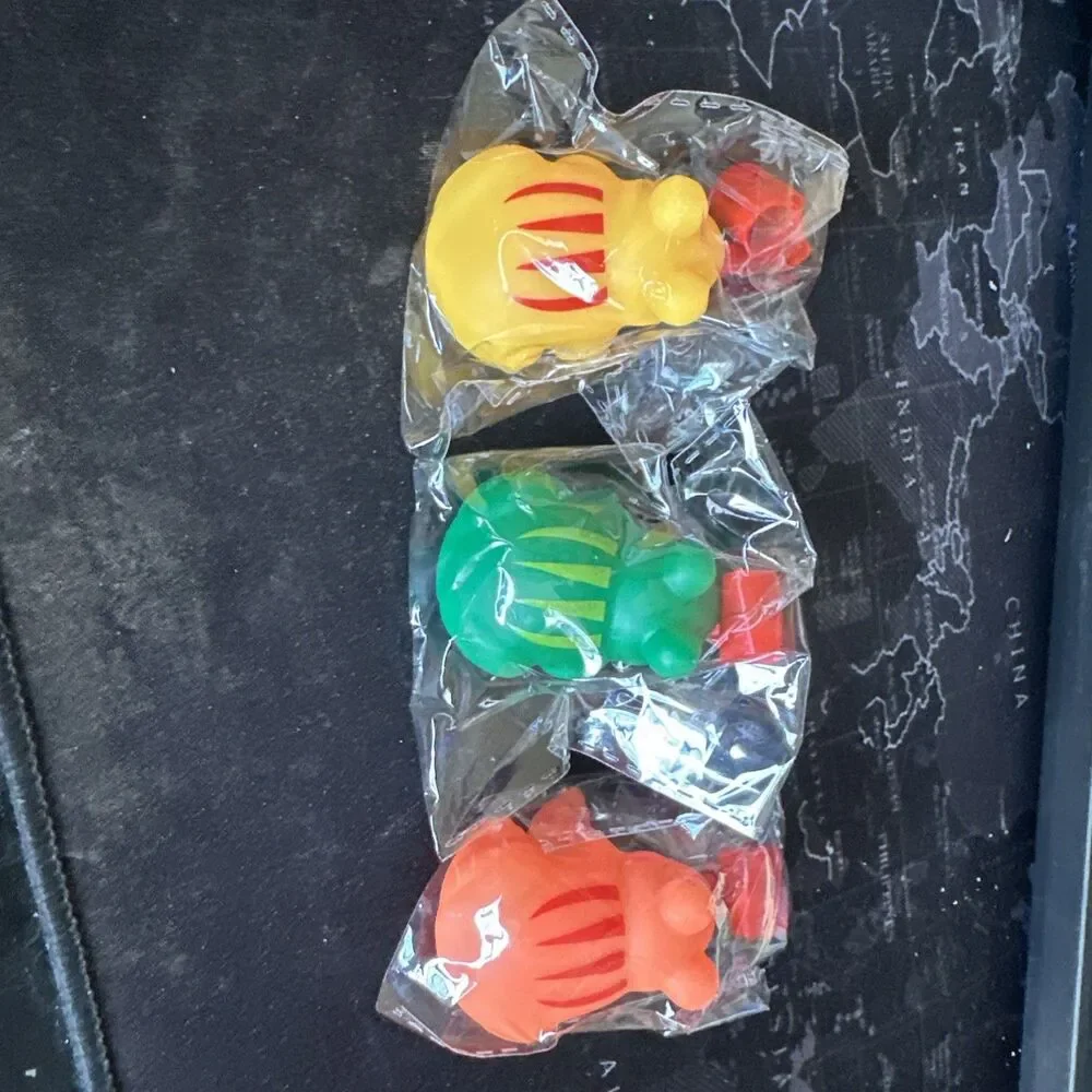 NEW 3 Plastic Squeezy Frog Noisemakers – Party Favor Toy